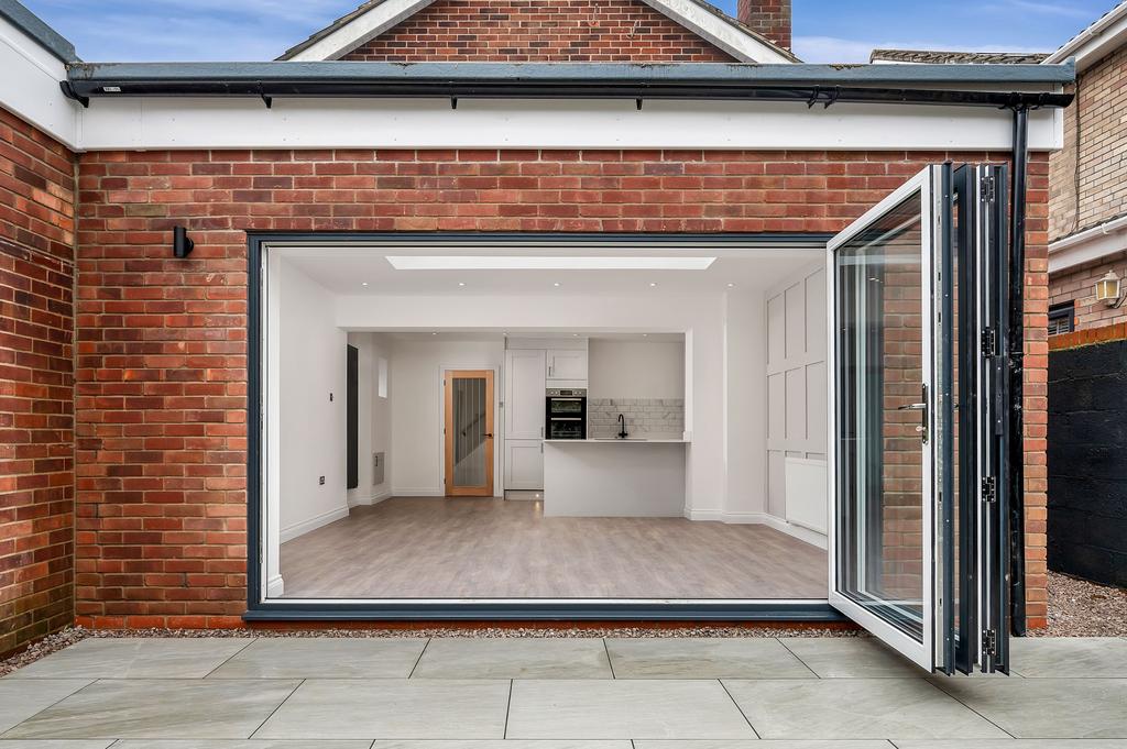 Robert Avenue, Dogsthorpe, Peterborough, PE1 4 bed detached house for sale - £360,000