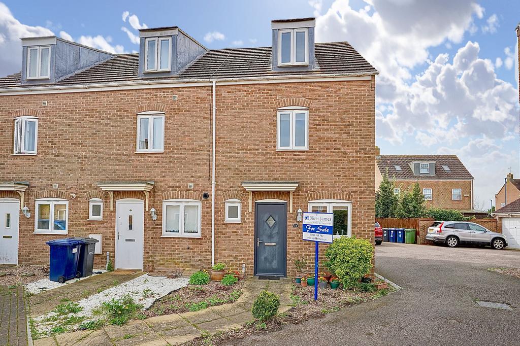 Robertson Way, Huntingdon, Cambridgeshire. 3 bed end of terrace house for sale - £290,000 