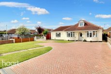 Burrs Road, Clacton-On-Sea 4 bed <a href="https://hupzo.com/listing-tag/chalet/" class="st_tag internal_tag " rel="tag" title="Posts tagged with chalet">chalet</a> for sale – £425,000