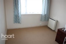 Fair Oak Drive, Stopsley 2 bed maisonette to rent –