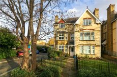 Kings Road, <a href="https://hupzo.com/listing-tag/richmond/" class="st_tag internal_tag " rel="tag" title="Posts tagged with Richmond">Richmond</a>, TW10 5 bed semi-detached house to rent