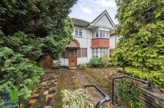 Cheyne Walk, London, <a href="https://hupzo.com/listing-tag/greater-london/" class="st_tag internal_tag " rel="tag" title="Posts tagged with Greater London">Greater London</a>. NW4 3QJ 5 bed <a href="https://hupzo.com/listing-tag/detached/" class="st_tag internal_tag " rel="tag" title="Posts tagged with detached">detached</a>