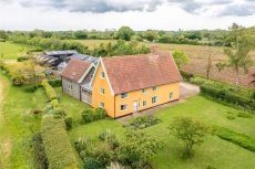 <a href="https://hupzo.com/listing-tag/charsfield/" class="st_tag internal_tag " rel="tag" title="Posts tagged with Charsfield">Charsfield</a>, <a href="https://hupzo.com/listing-tag/woodbridge/" class="st_tag internal_tag " rel="tag" title="Posts tagged with Woodbridge">Woodbridge</a>, East Suffolk, IP13 6 bed detached house for