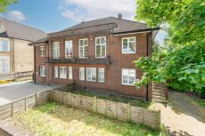 Inchmery Road <a href="https://hupzo.com/listing-tag/london/" class="st_tag internal_tag " rel="tag" title="Posts tagged with London">London</a> SE6 2 bed flat to rent –