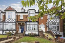 Sunny <a href="https://hupzo.com/listing-tag/gardens/" class="st_tag internal_tag " rel="tag" title="Posts tagged with Gardens">Gardens</a> Road, <a href="https://hupzo.com/listing-tag/hendon/" class="st_tag internal_tag " rel="tag" title="Posts tagged with Hendon">Hendon</a>, NW4 Studio for sale – £239,950