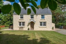 Garden Pitts, Landshipping, Narberth 4 bed detached <a href="https://hupzo.com/listing-tag/house/" class="st_tag internal_tag " rel="tag" title="Posts tagged with House">house</a> to rent