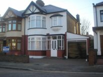 Hamilton Avenue, Barkingside, Ilford 4 bed semi-detached house to rent