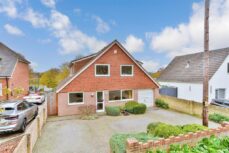 Lords Wood Lane, Lords Wood, <a href="https://hupzo.com/listing-tag/chatham/" class="st_tag internal_tag " rel="tag" title="Posts tagged with Chatham">Chatham</a>… 4 bed <a href="https://hupzo.com/listing-tag/chalet/" class="st_tag internal_tag " rel="tag" title="Posts tagged with chalet">chalet</a> for
