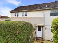 Ross Avenue, Carmarthen 2 bed end of terrace house to