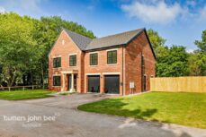 Liverpool Road West, Church Lawton 5 bed detached house for