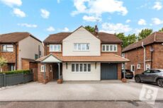 Selwood Road, Brentwood, Essex, CM14 4 bed detached house for
